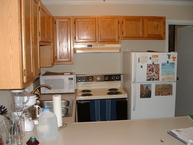 1BR Walk-to-Class - 1BR Walk-to-Class Apartment