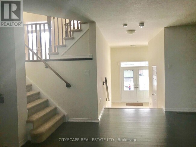 Photo du bâtiment - 8600 Sweet Chestnut Dr