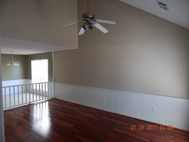 Building Photo - 1723 Briar Oak Dr