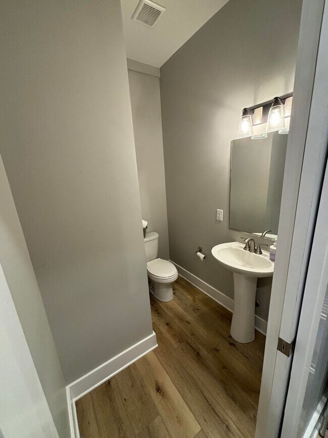 Foto del edificio - 2 Bedroom 2.5 Bath Townhouse