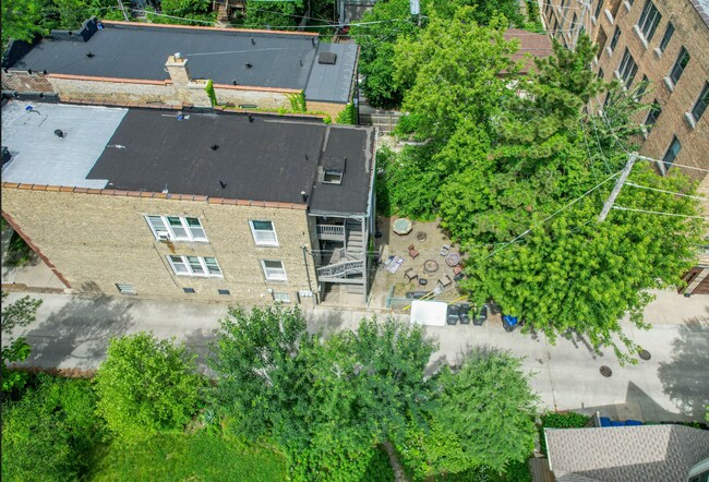 Building Photo - 1103 Simpson St