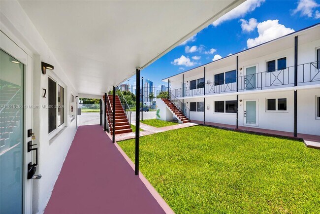 Building Photo - 1150 NW 1st Pl