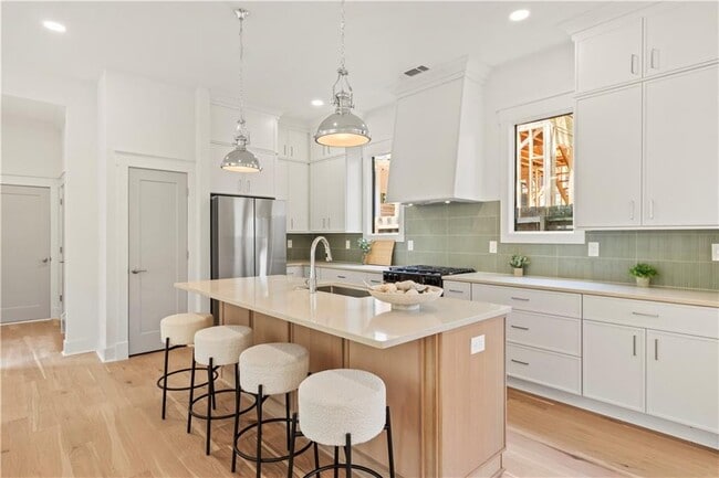 Foto del edificio - 205 Whitefoord Ave NE