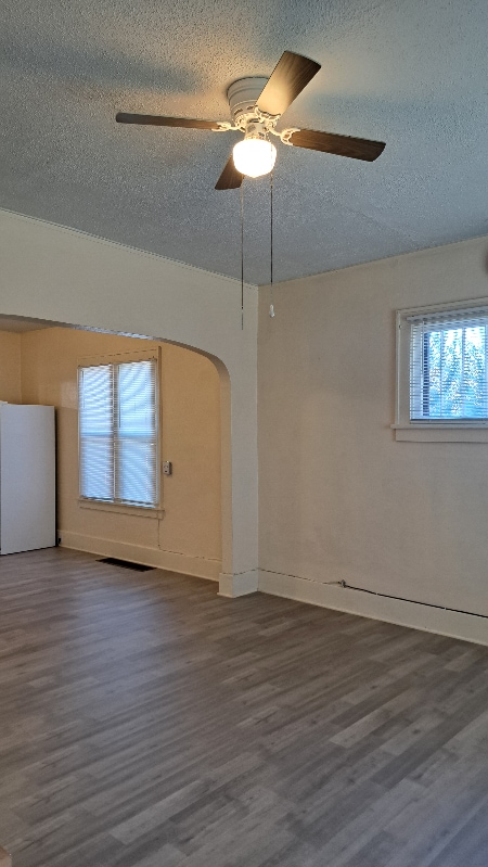 Building Photo - 221 E Callender St