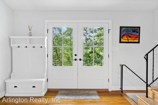 Building Photo - 4 br, 3 bath House - 7117 Fort Hunt Rd