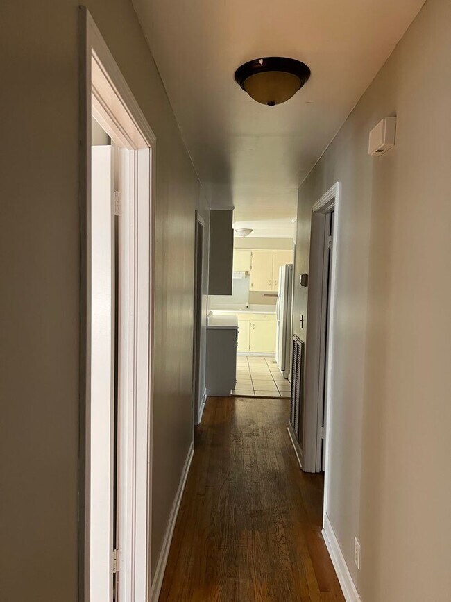 Building Photo - 4 br, 3 bath House - 314 Holly Hill Rd
