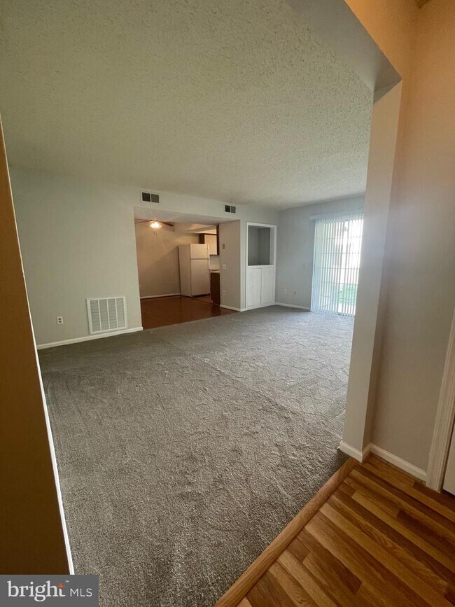9320 Caspian Way Unit 101, Manassas, VA 20110 Room for Rent in