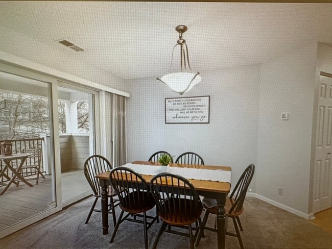 Building Photo - 5970 Chasewood Pkwy