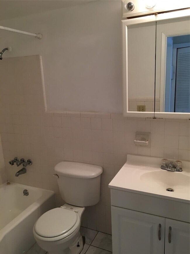 Foto del edificio - 1812 E Oakland Park Blvd