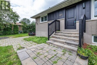 Building Photo - 66 Thickson Rd N