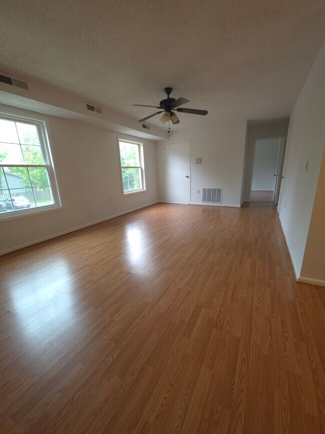Foto del edificio - 3815 Swann Rd