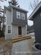 Building Photo - 536 Walnut St