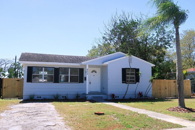 Foto del edificio - 832 59th Ave NE