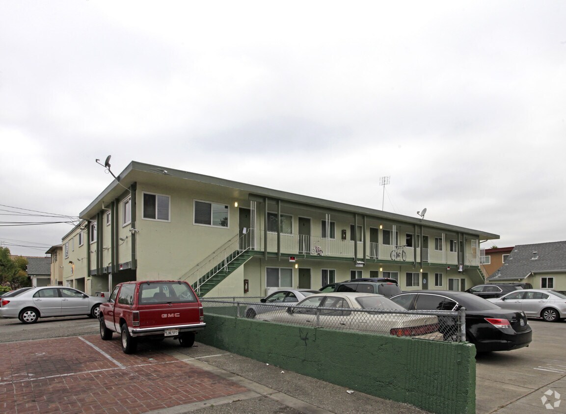 Primary Photo - 381-385 E William St