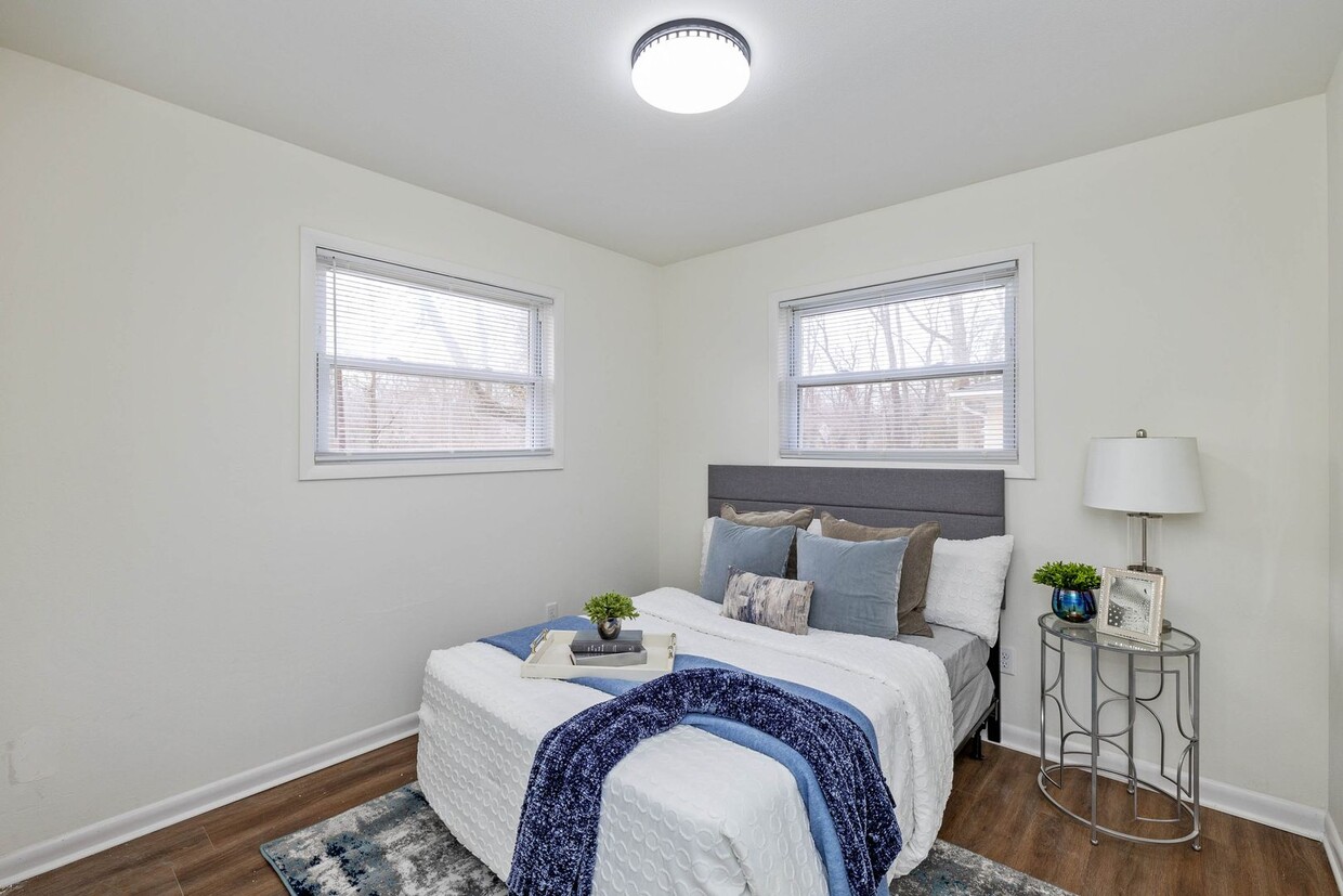 Foto principal - 2219-2221 Fairfax Road