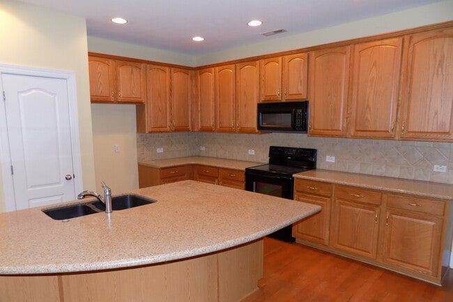 Building Photo - Beautiful 3 Bedroom Home in Stone Ranch Subdivision