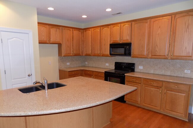 Foto del edificio - Beautiful 3 Bedroom Home in Stone Ranch Subdivision