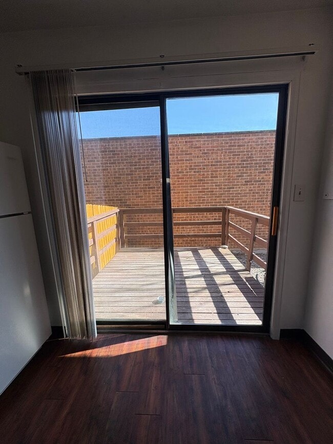 Foto del edificio - 1928 N Salem Ave