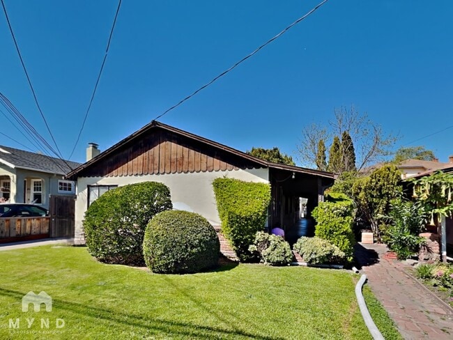 Building Photo - 538 Madison Ave