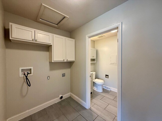 Foto del edificio - 2422 W Savannah St