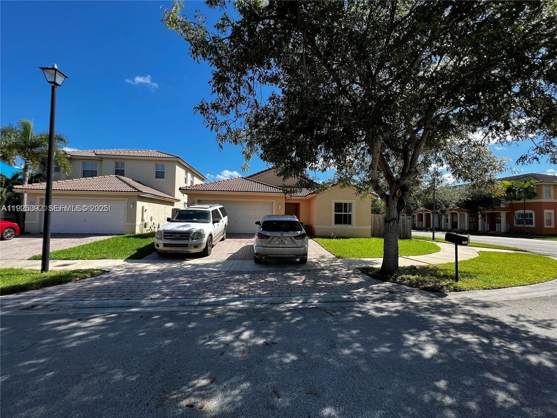 Primary Photo - 23953 SW 108th Ct