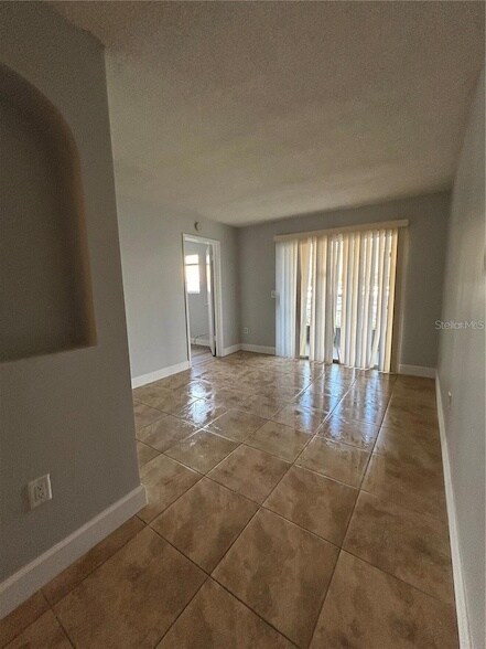 Foto del edificio - 946 Lake Destiny Rd