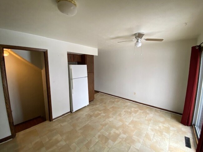 Foto del edificio - 1162 McCarley Dr E