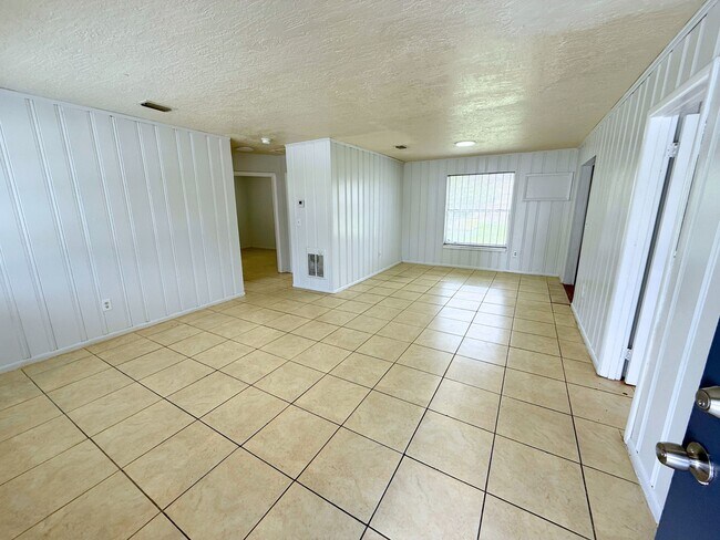 Foto del edificio - 15410 NW 32 Ct