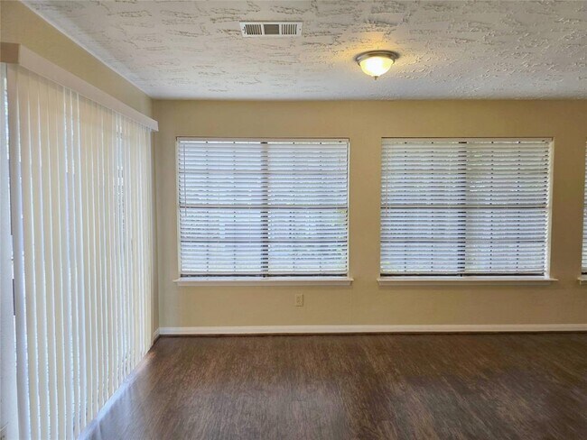 Building Photo - 23943 Tayloe House Ln