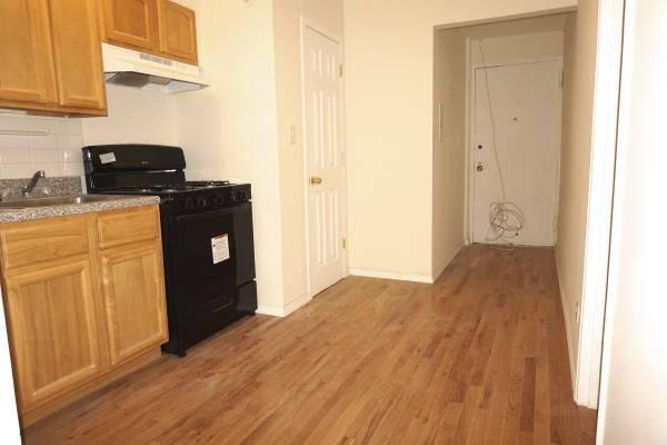 Building Photo - 2330 Voorhies Ave