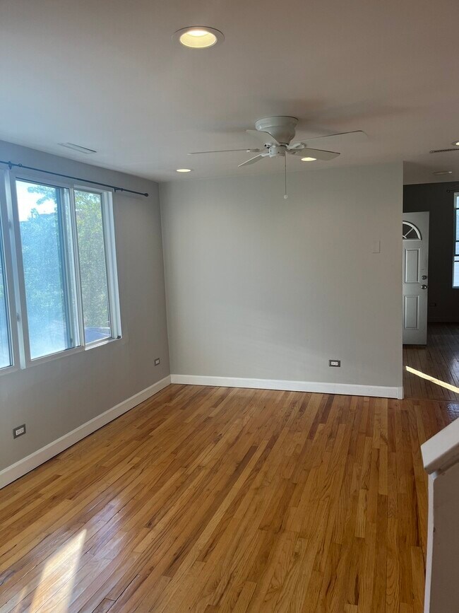 Foto del edificio - 1638 N Washtenaw Ave