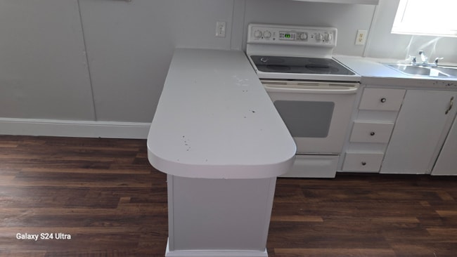 Building Photo - 906 FM247