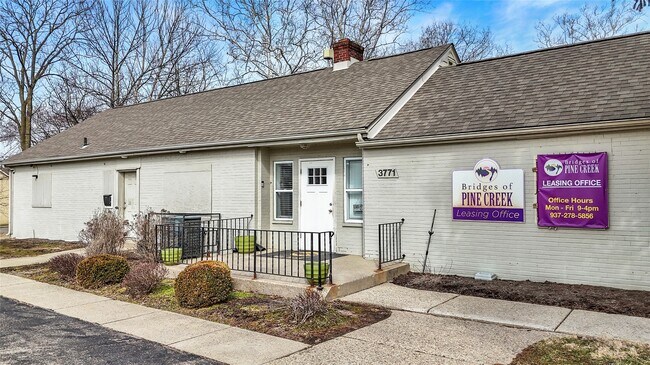 Foto del edificio - 3771 Cornell Dr