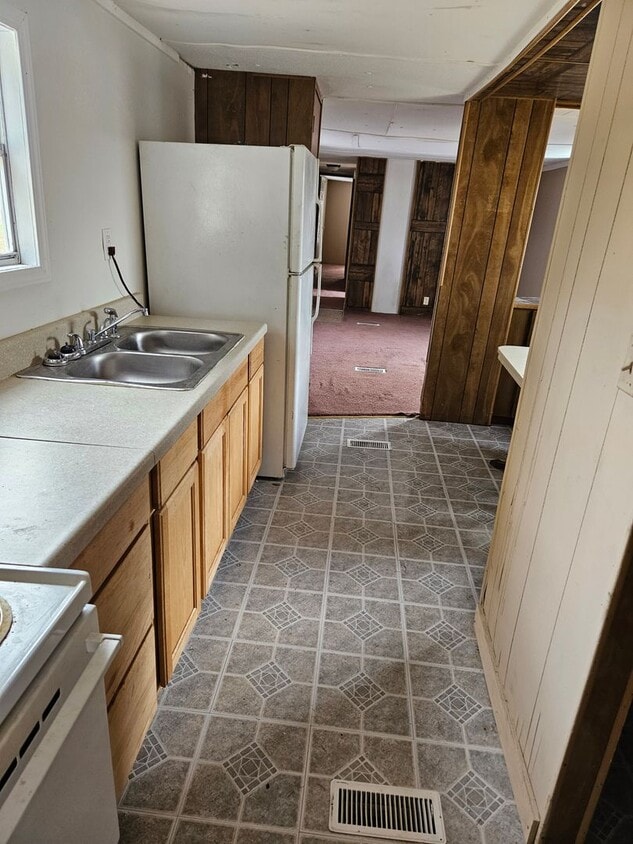 Primary Photo - 2 bed 1 bath mobile home for rent