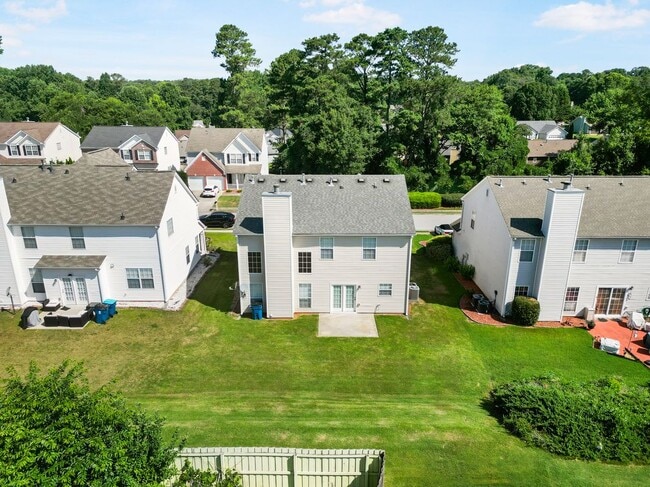 Foto del edificio - 740 Clairidge Ln SW