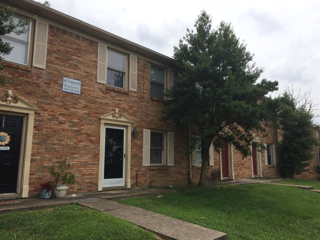 Primary Photo - 1661 Foxhaven Dr