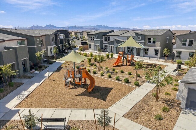 Foto del edificio - 1689 Pamela Springs Ln