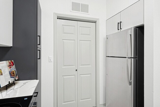 2x2 1240 pies cuadrados B2 - Cocina - Birchstone Northlake