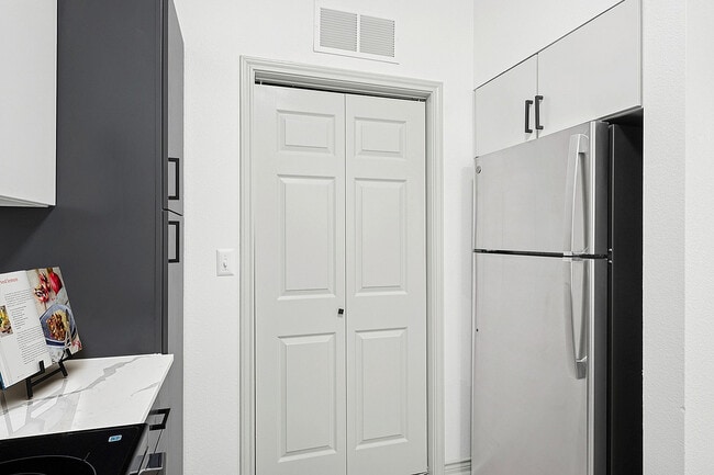 2x2 1240 sqft B2 - Kitchen - Birchstone Northlake