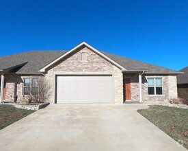 Building Photo - 225-227 Pebblestone Ln