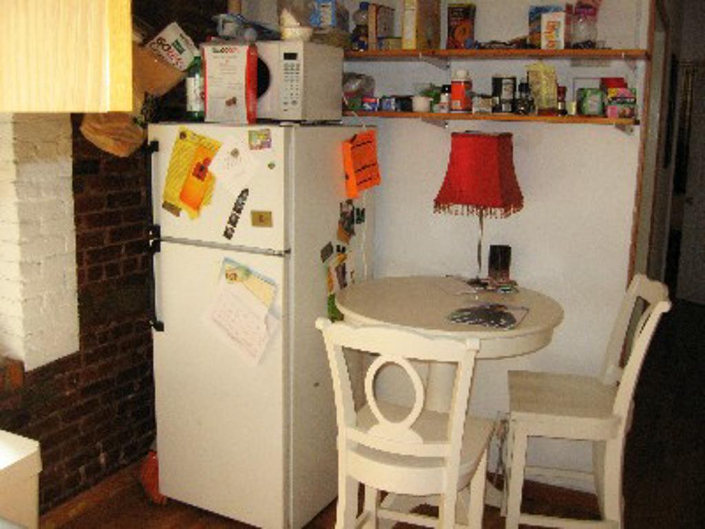 Foto del edificio - 254 E 3rd St
