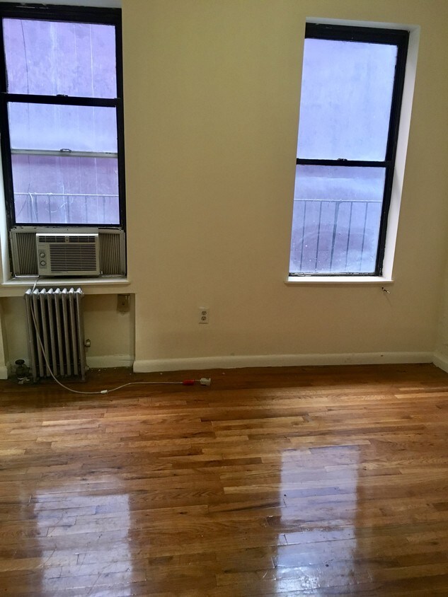 Primary Photo - 519 9th Ave