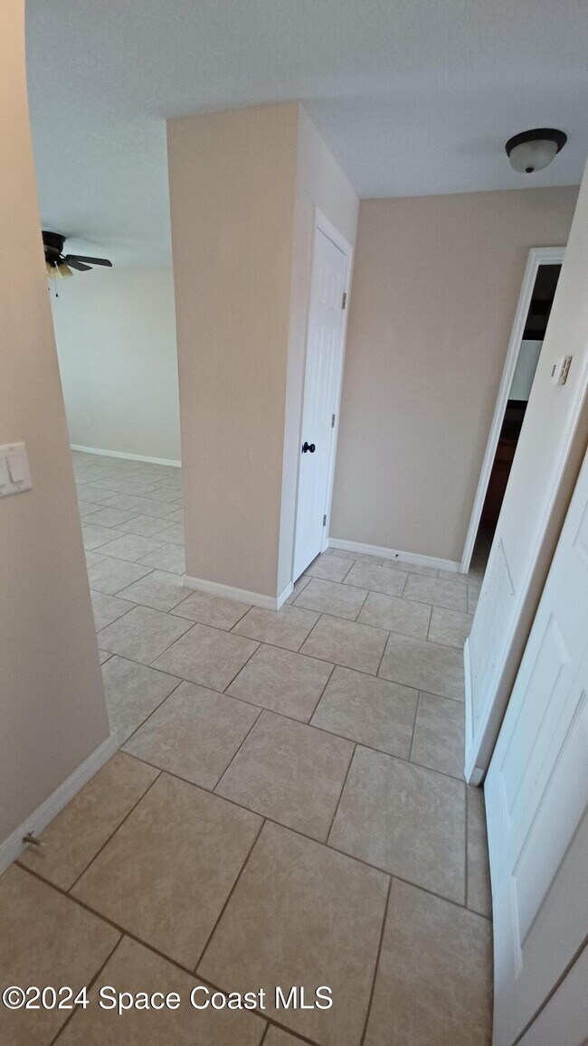 Building Photo - 278 San Juan Cir