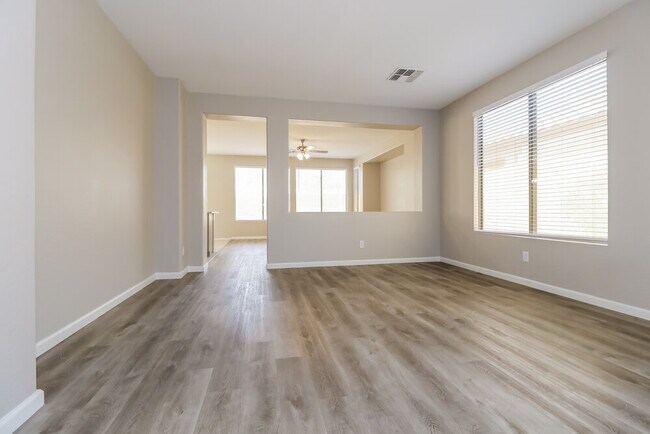 Foto del edificio - 15233 W Banff Ln