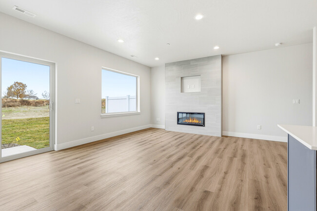 Building Photo - 4210 Rd 114