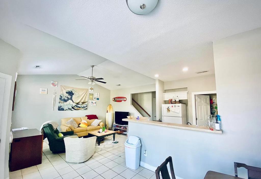 Primary Photo - 321 S Kerr Ave