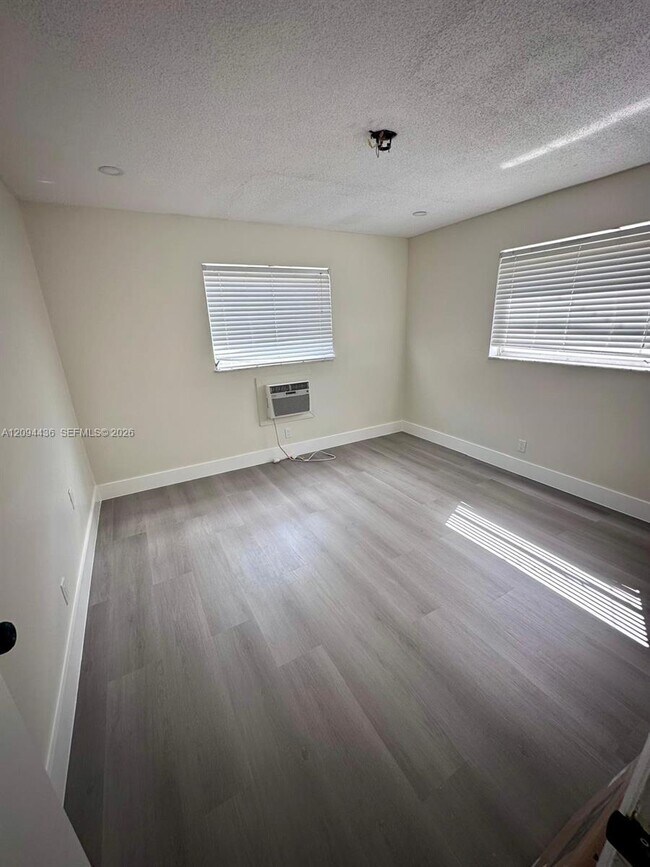 Foto del edificio - 6777 NW 4th St