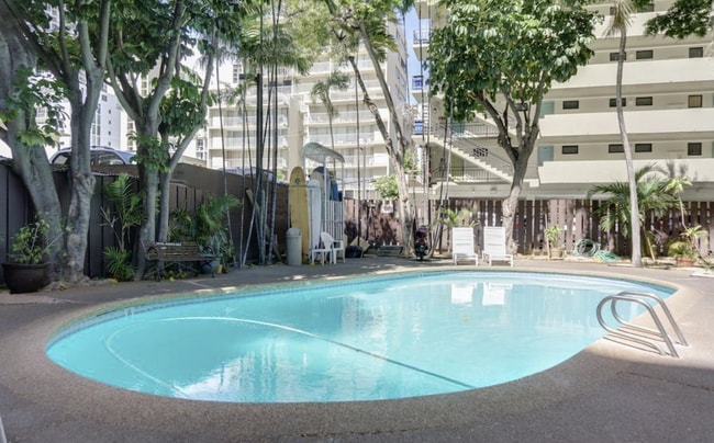 Building Photo - 134 Kapahulu Ave