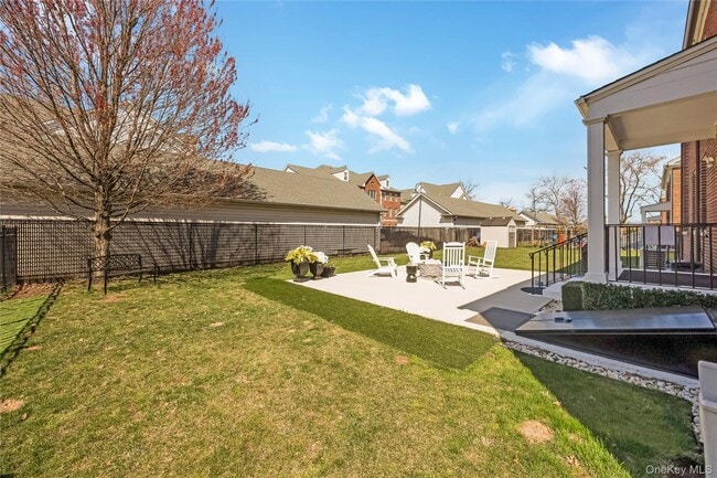 Foto del edificio - 312 Ellington Ave E