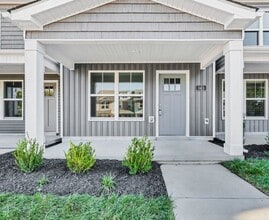 Building Photo - 208 W Point Dr